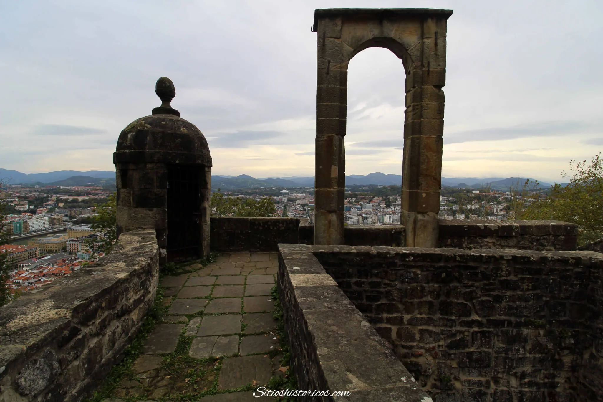 Historia del castillo de San Sebastián.
