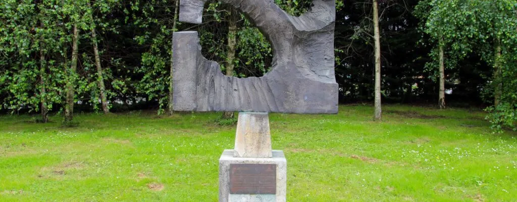 Escultura Estela en Amara.