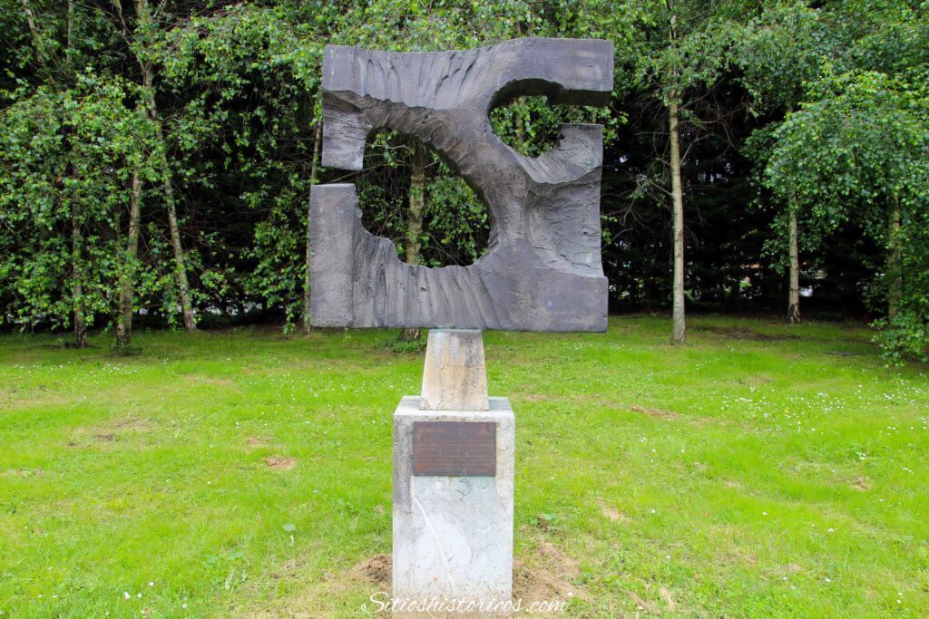 Escultura Estela en Amara.