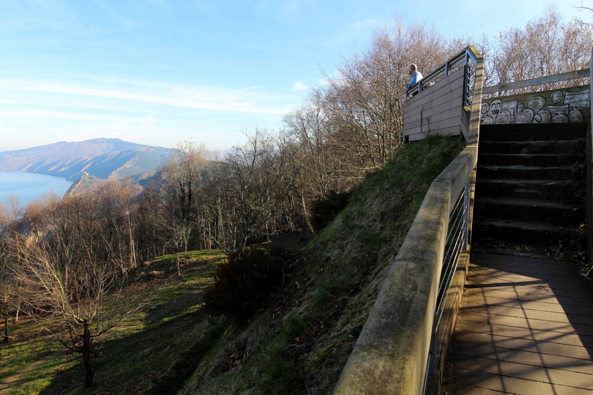 Mirador de La Peña del Rey del monte Ulia de Donostia.