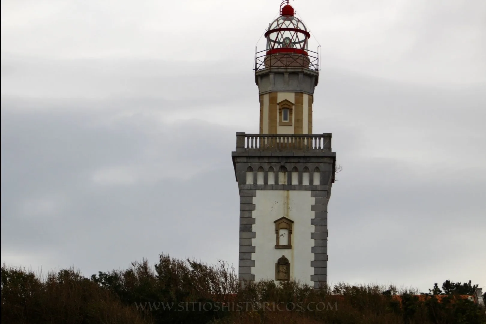 Faro de Iger Hondarribia