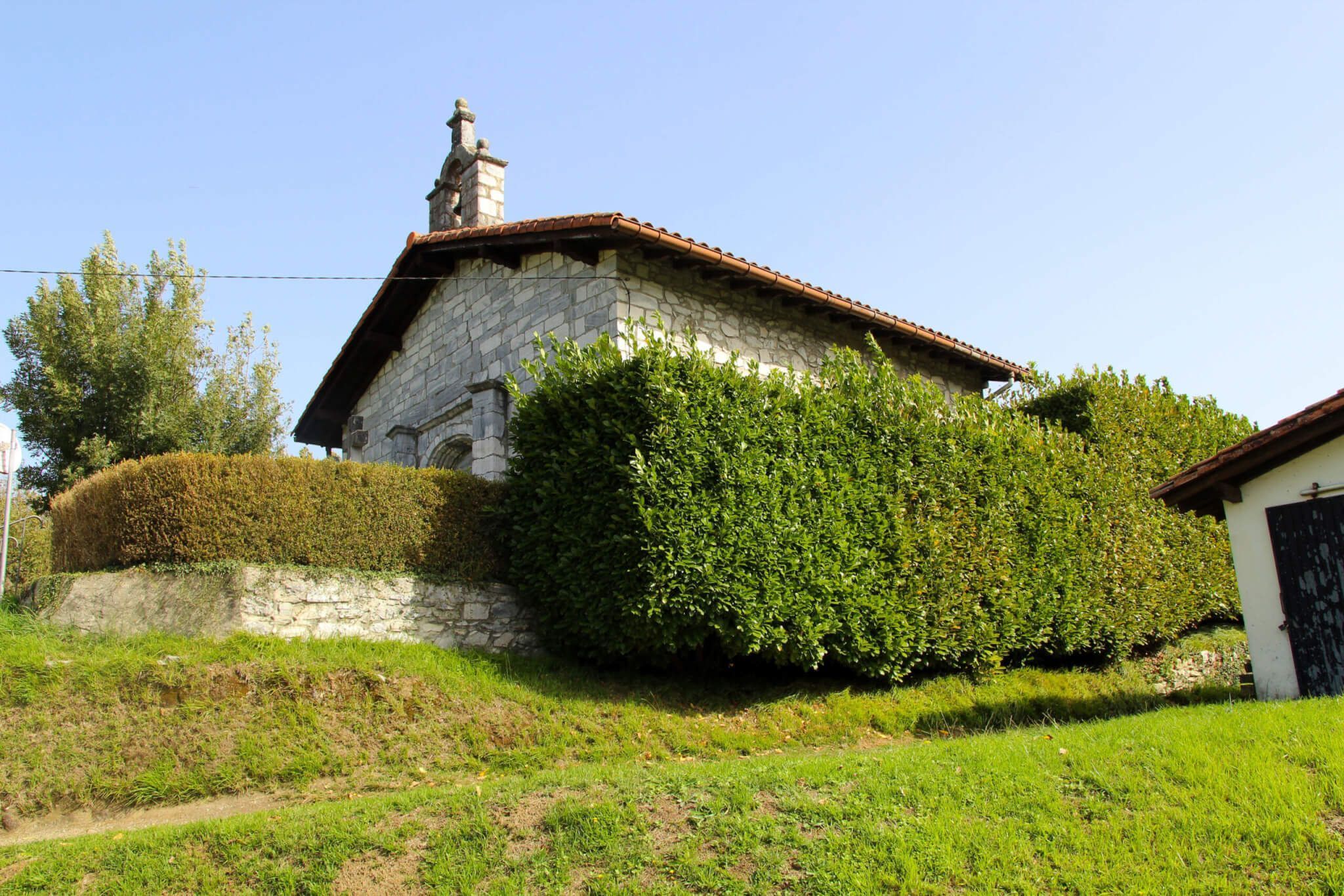 Ermita de San Juan Bautista en Yanci