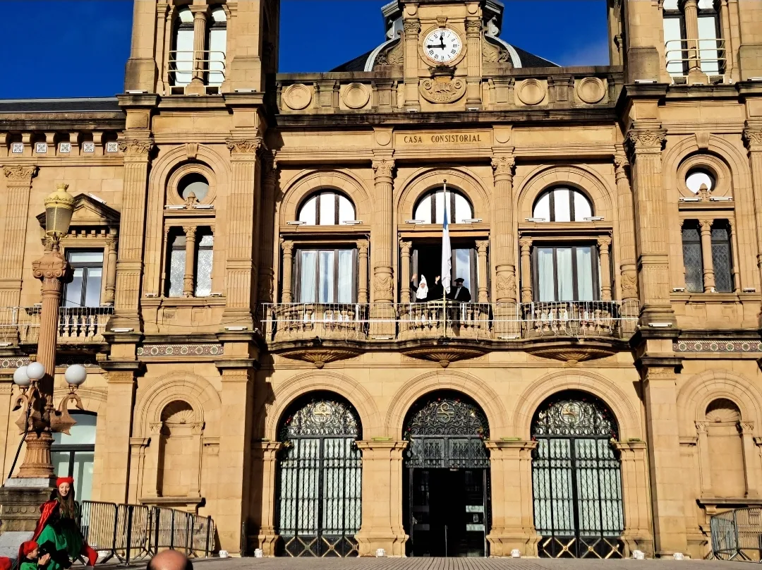 Olentzero y Mari Domingi ayuntamiento San Sebastián