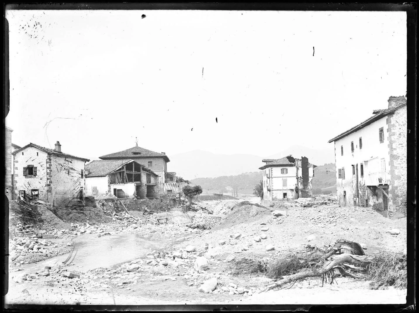 Errazu tras la inundación de 1913.