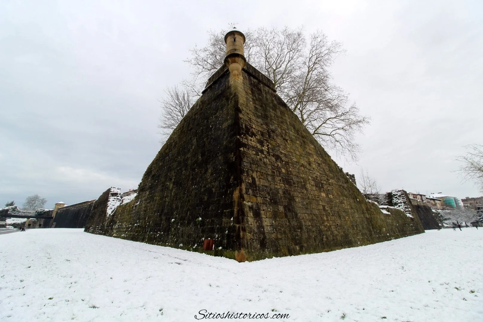 Baluarte de la reina murallas de Hondarribia