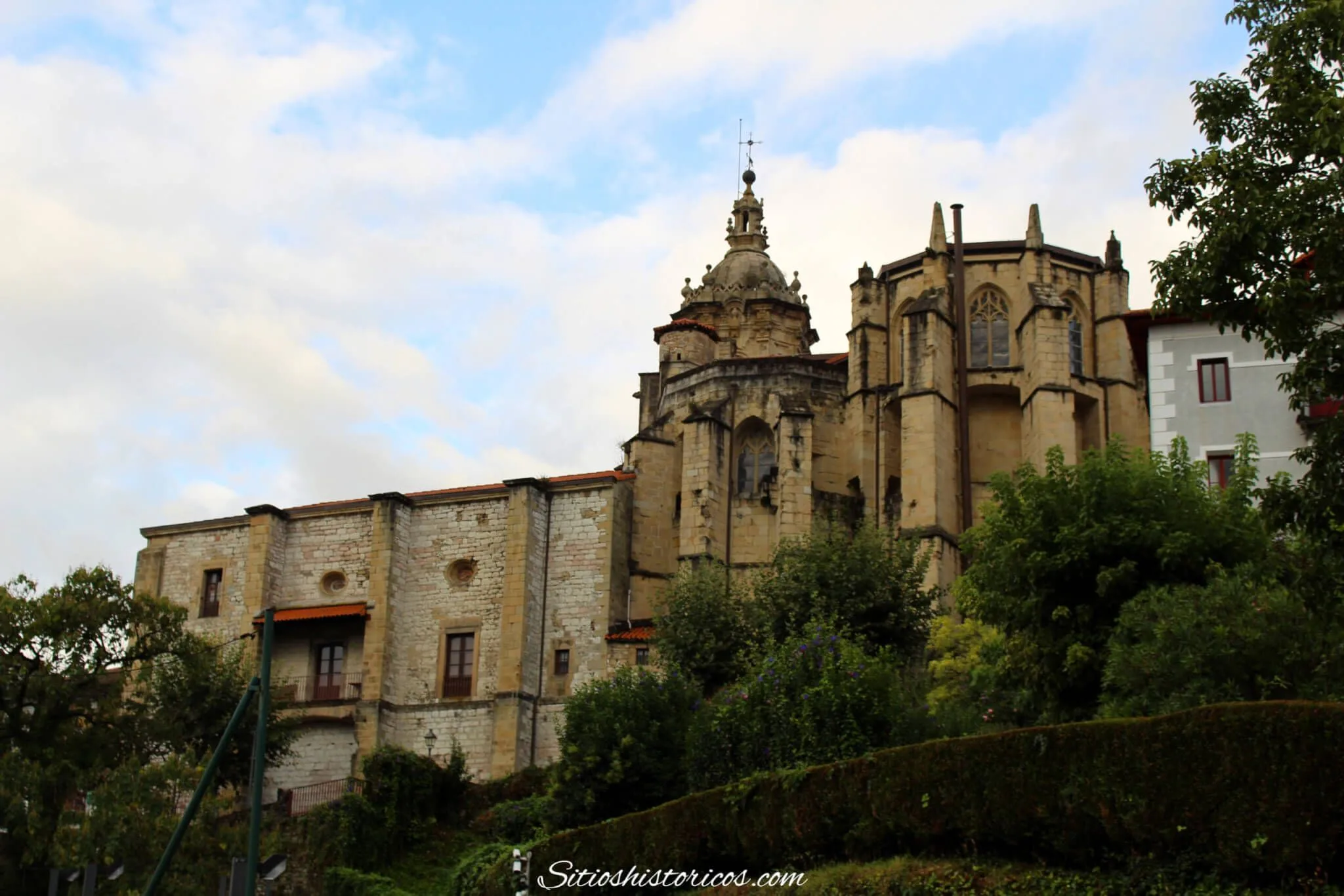 Ábside de la iglesia de Fuenterrabia.