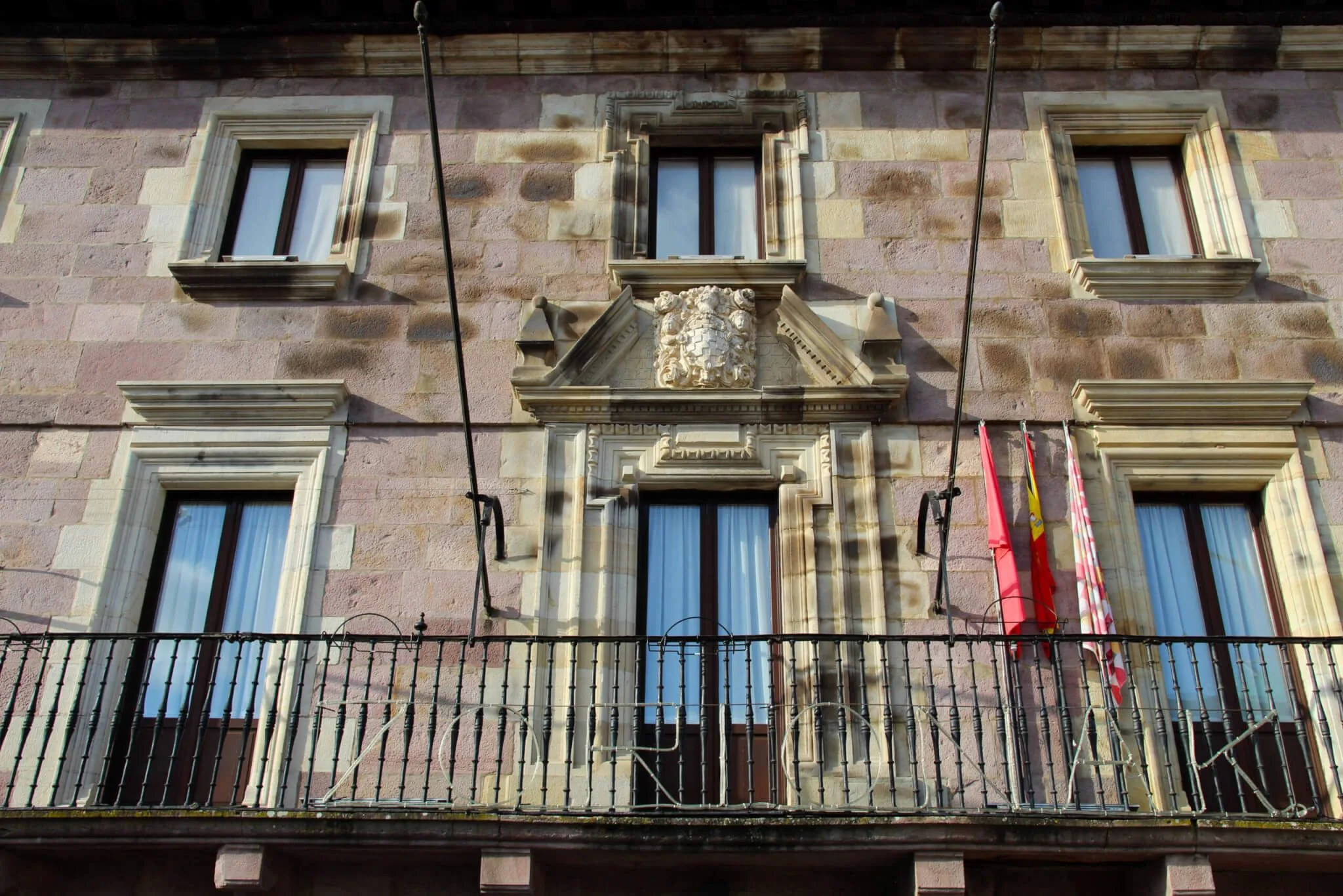 Casa consistorial de Elizondo.