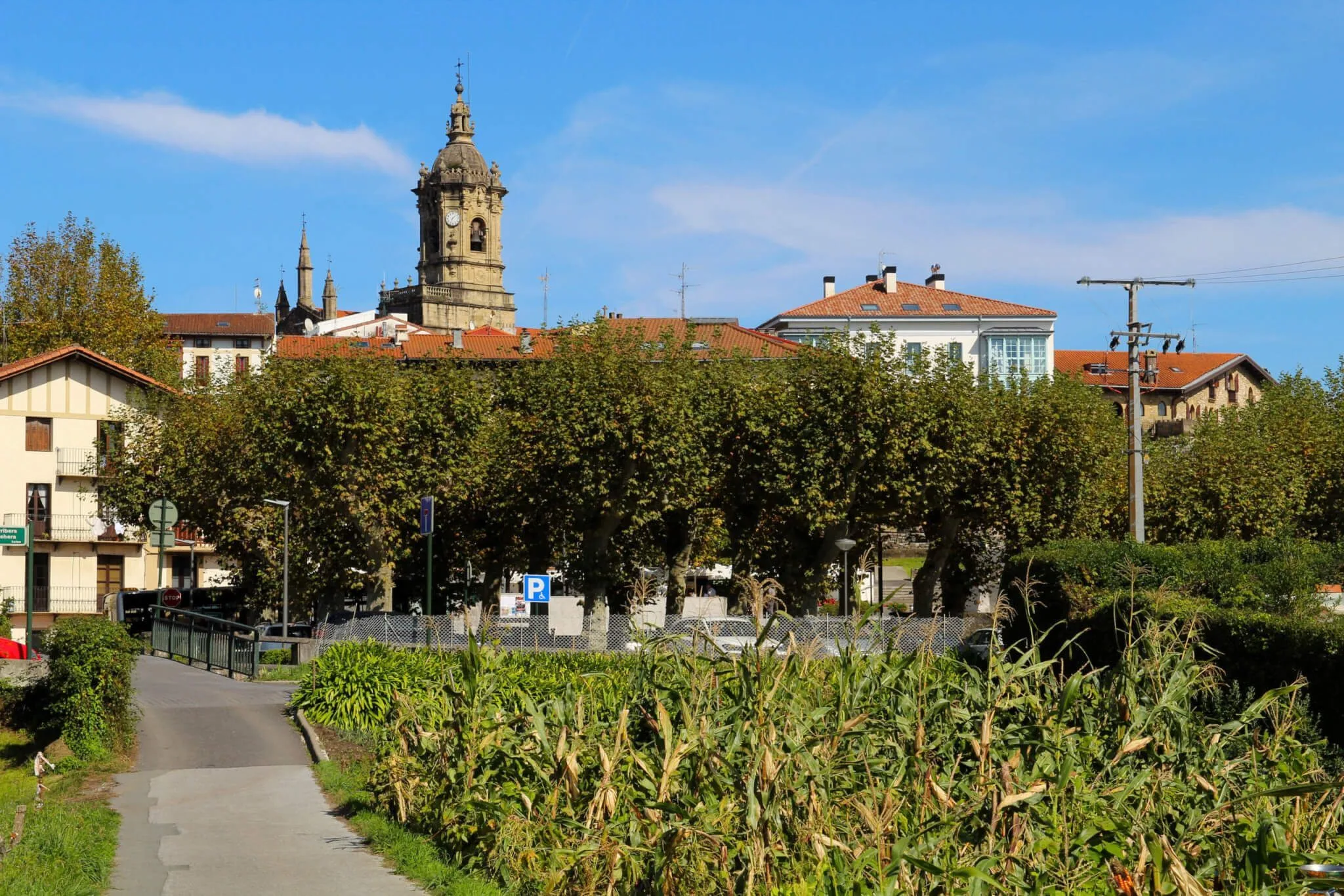 Torre campanario de la iglesia de Hondarribia