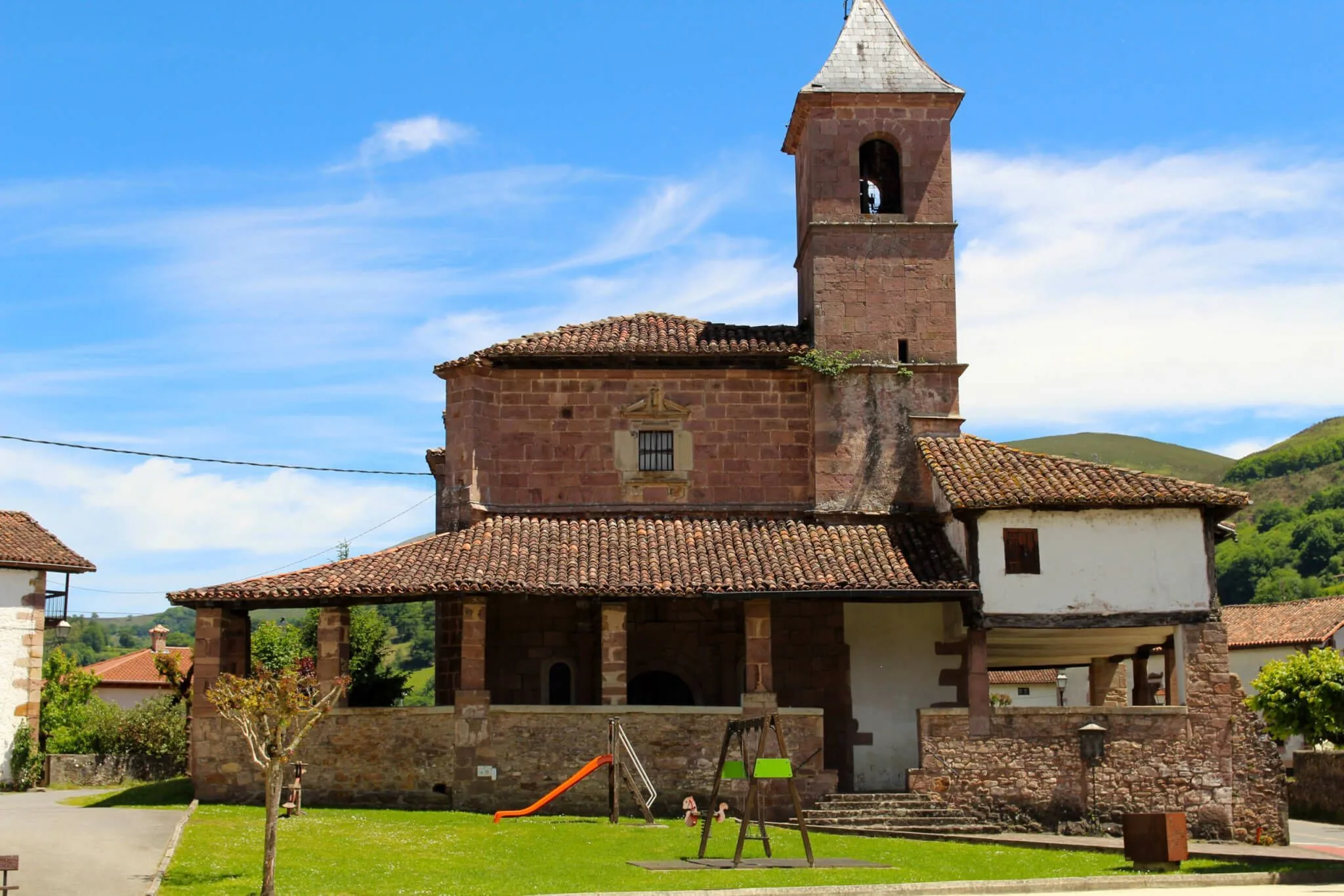 Iglesia de Santa Cruz Elvetea
