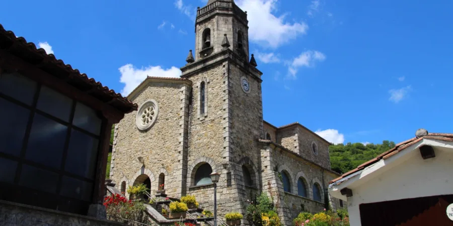 Iglesia de San Pedro de Almandoz