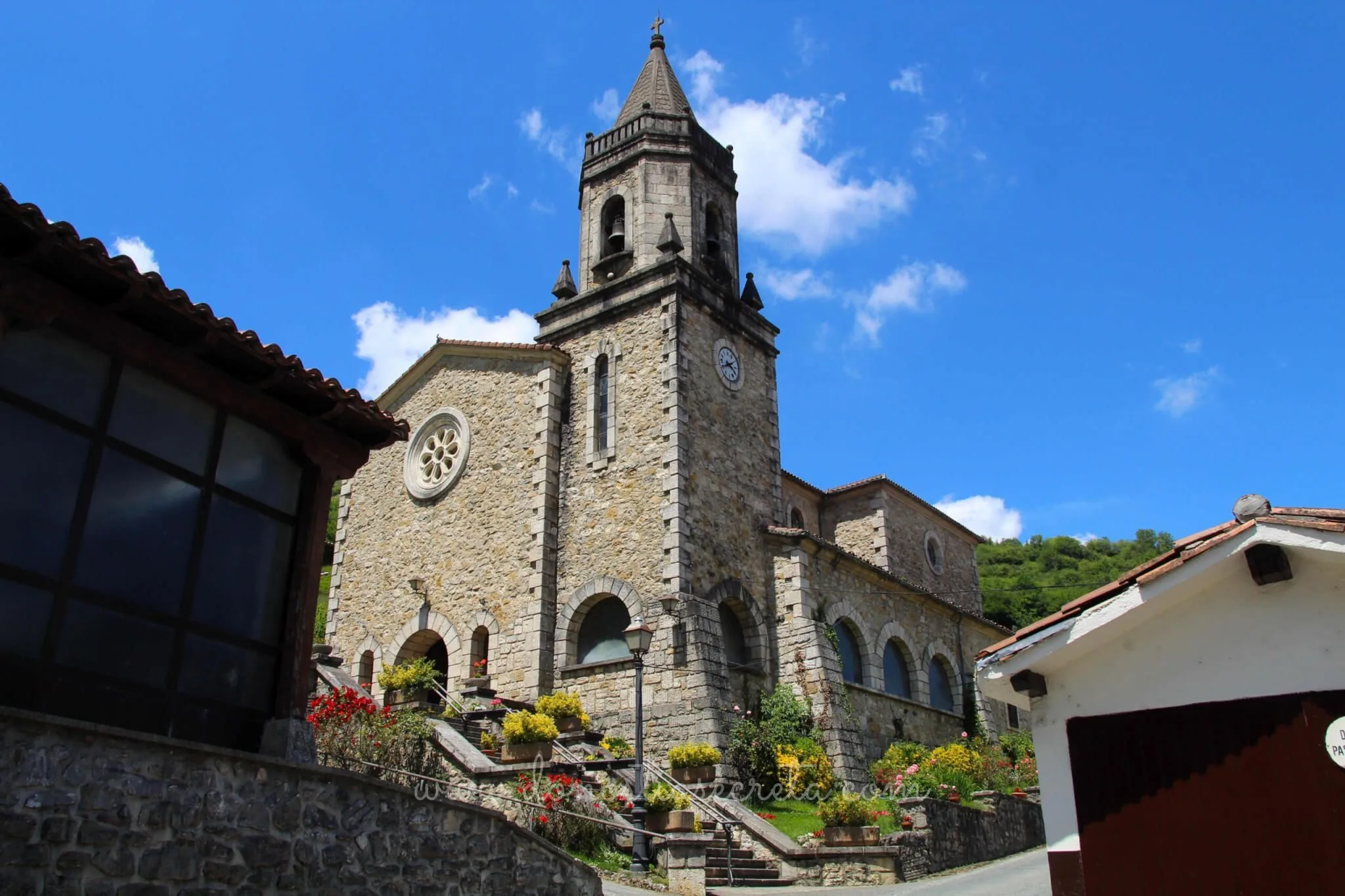 Iglesia de San Pedro de Almandoz