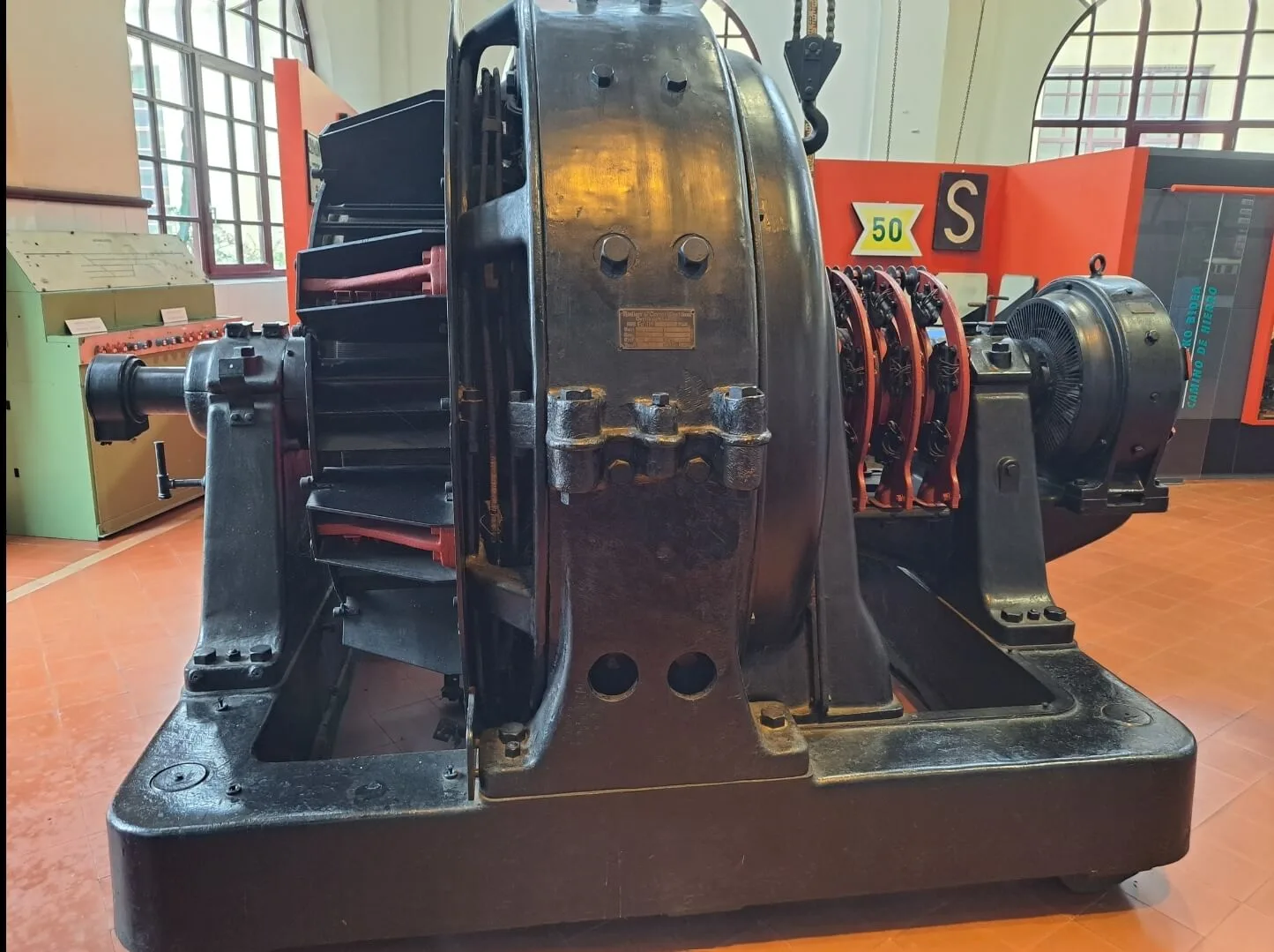 Motor diésel central eléctrica estación Ferrocarril del Urola.
