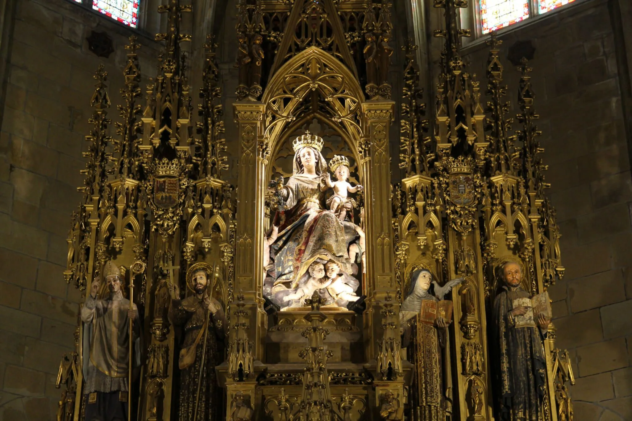 Retablo mayor de la iglesia de Fuenterrabia