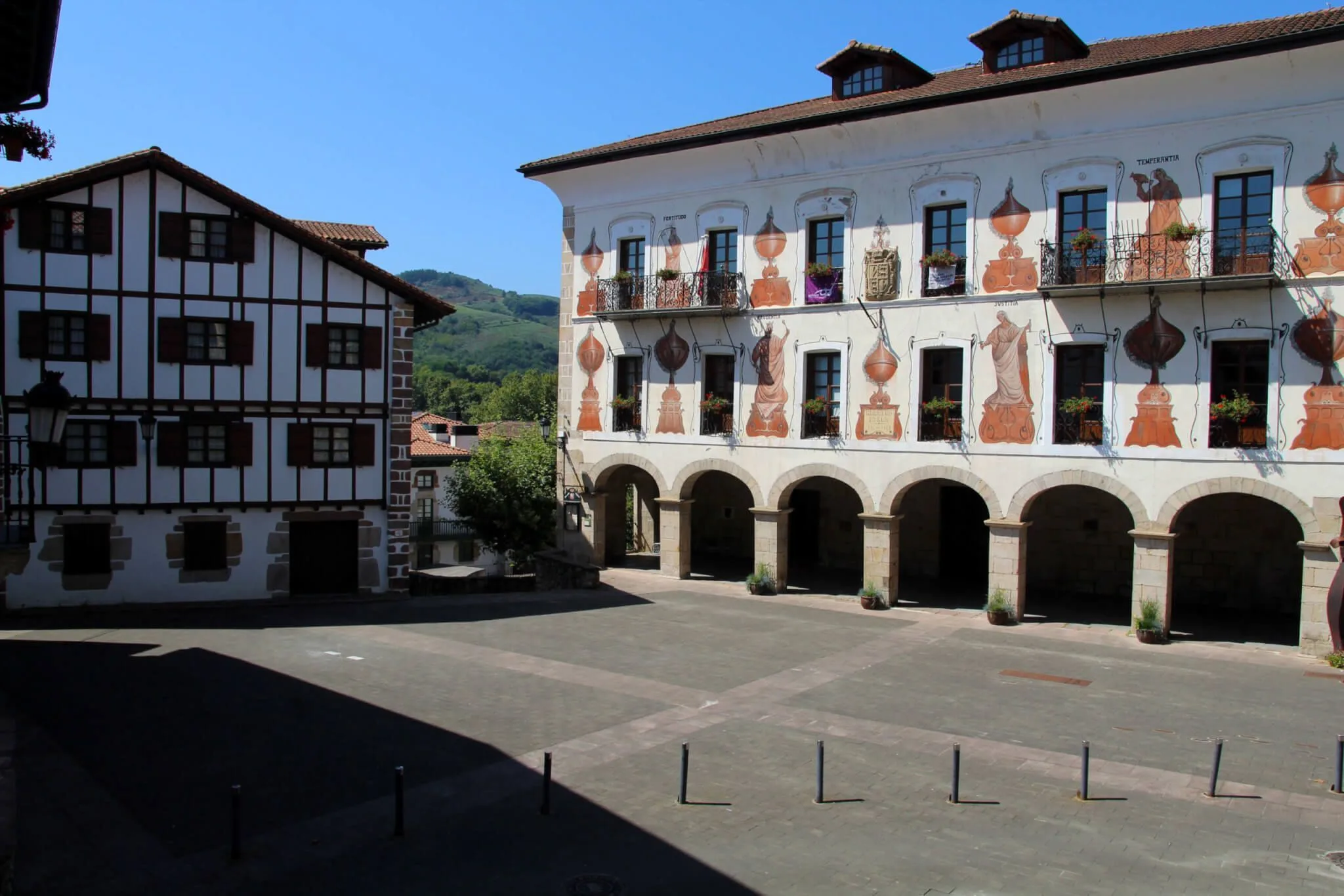 Plaza de los Fueros Bera de Bidasoa