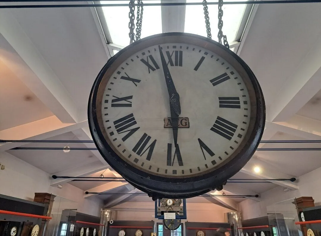 Colección relojes ferrocarril Museo Vasco Tren.