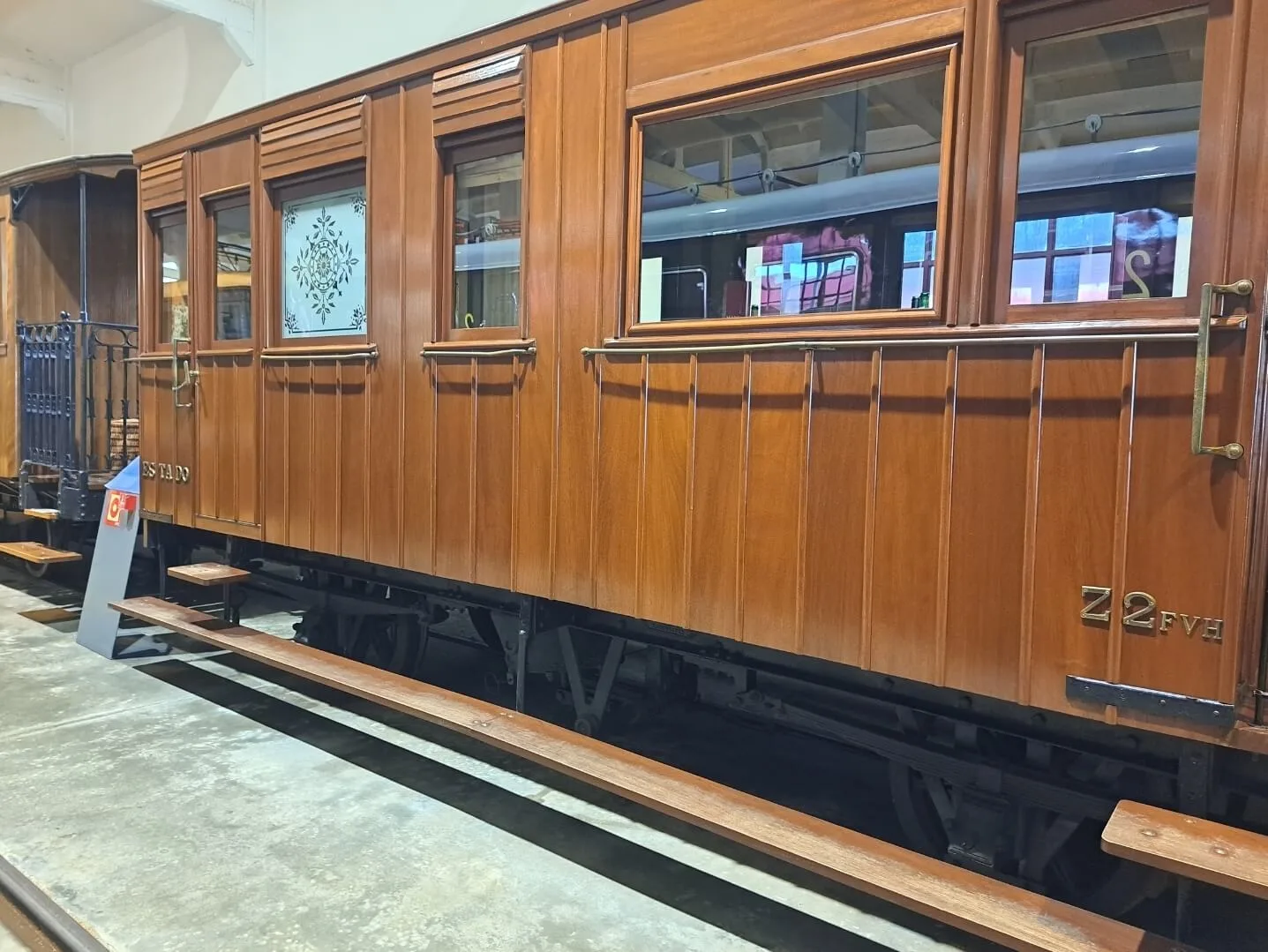 Coche salón de lujo museo tren vasco.