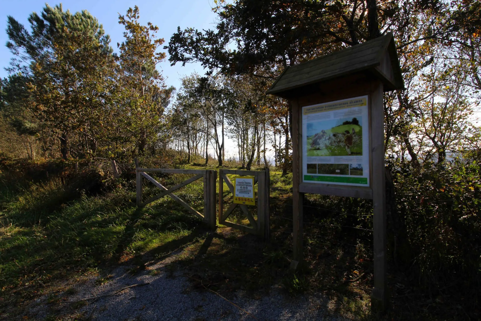 Sendero de los túmulos megalíticos