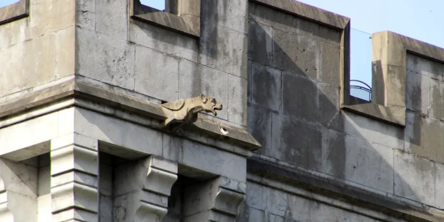 Gárgola en el castillo de Arteaga