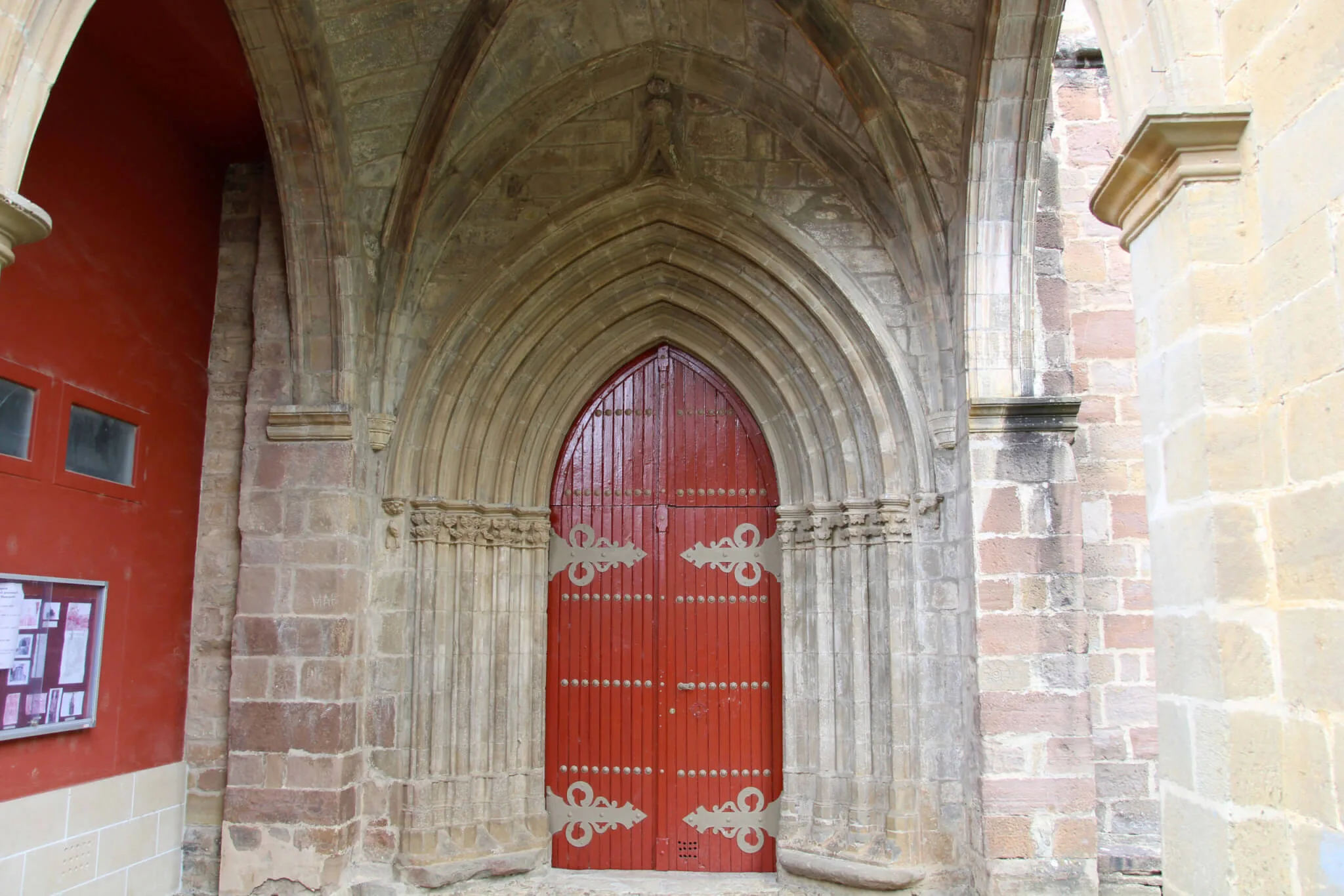 Parroquia de San Miguel de Salinas de Ibargoiti