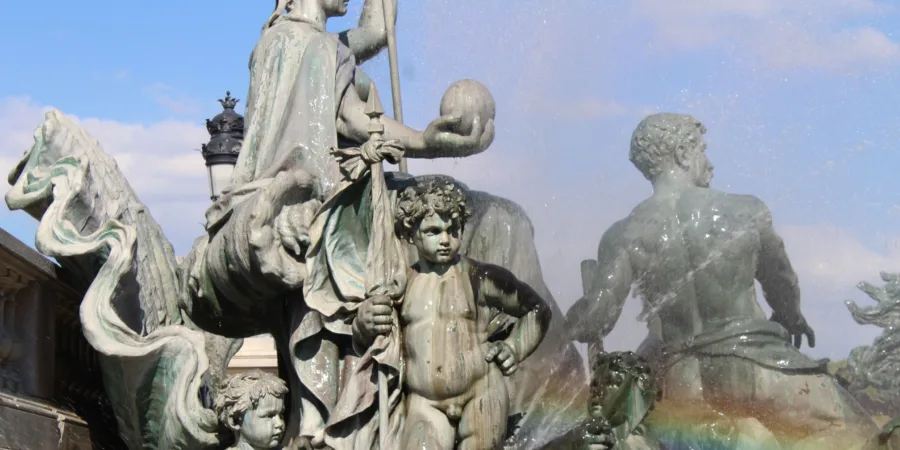 Monumento en honor a los Girondinos en Burdeos.