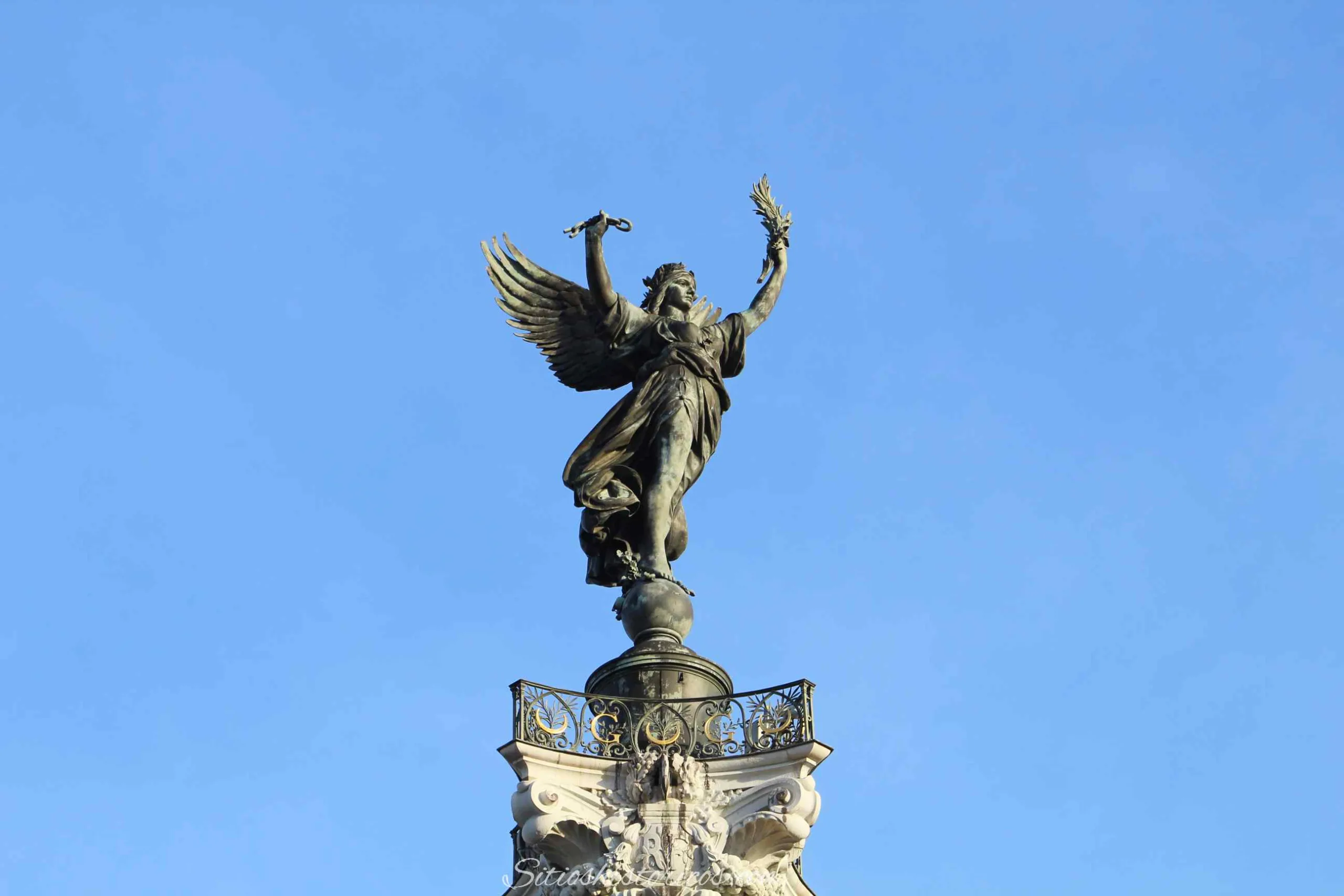 Estatua de los Girondinos en Burdeos