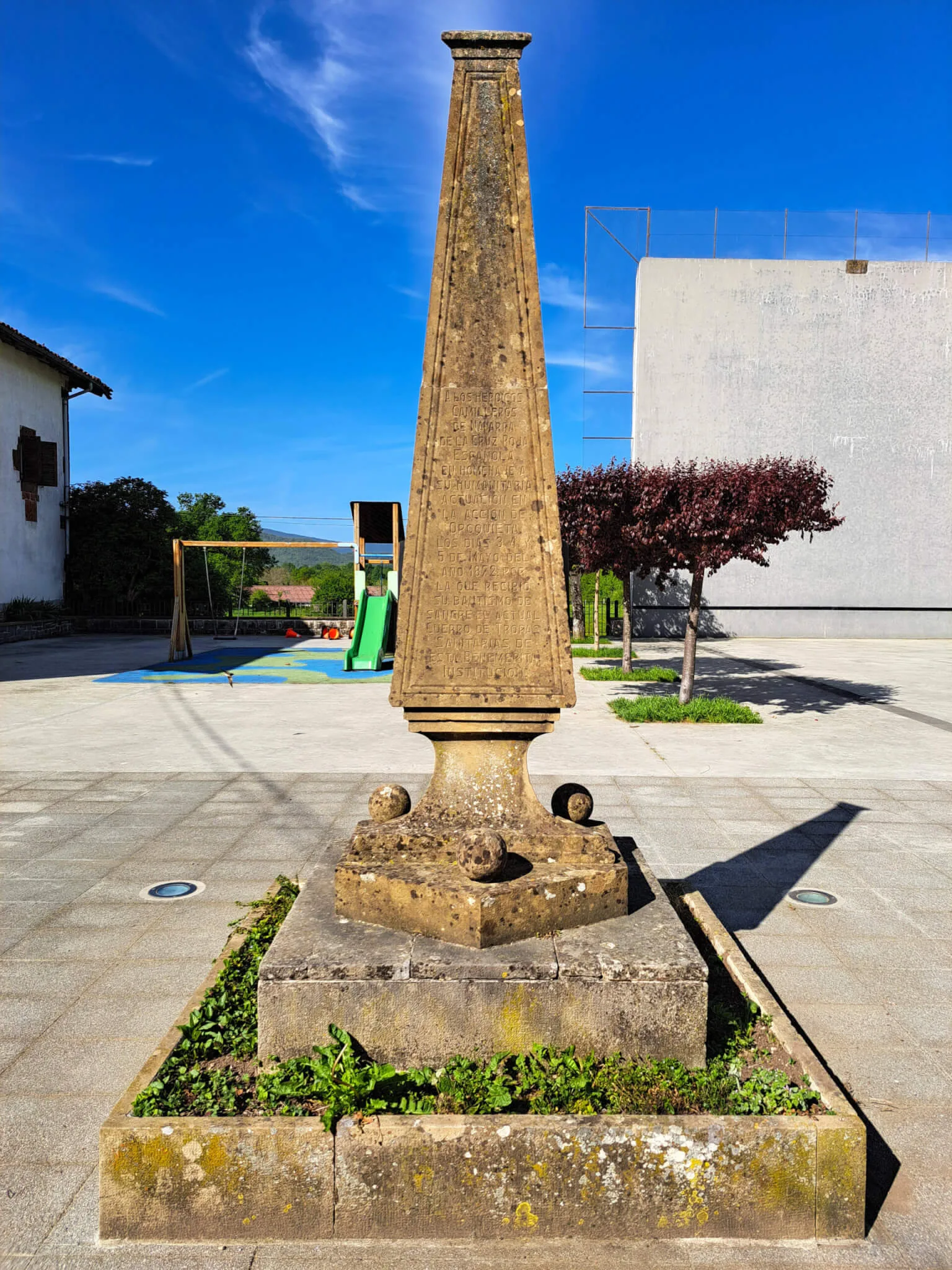 Monumento Cruz Roja Española en Oroquieta