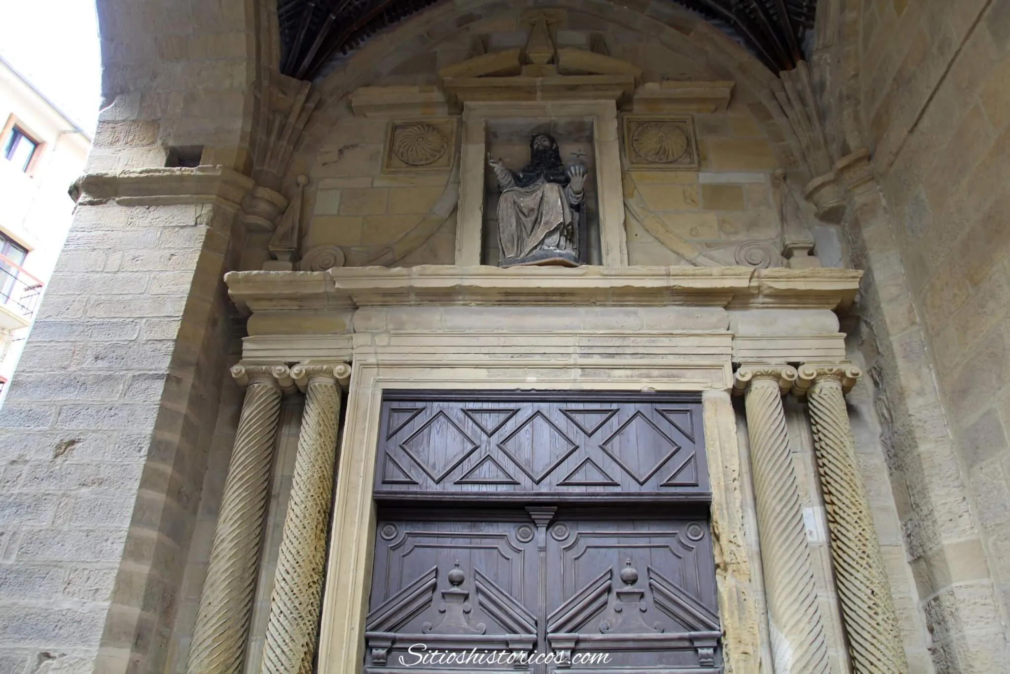 Iglesia San Salvador Getaria portada barroca