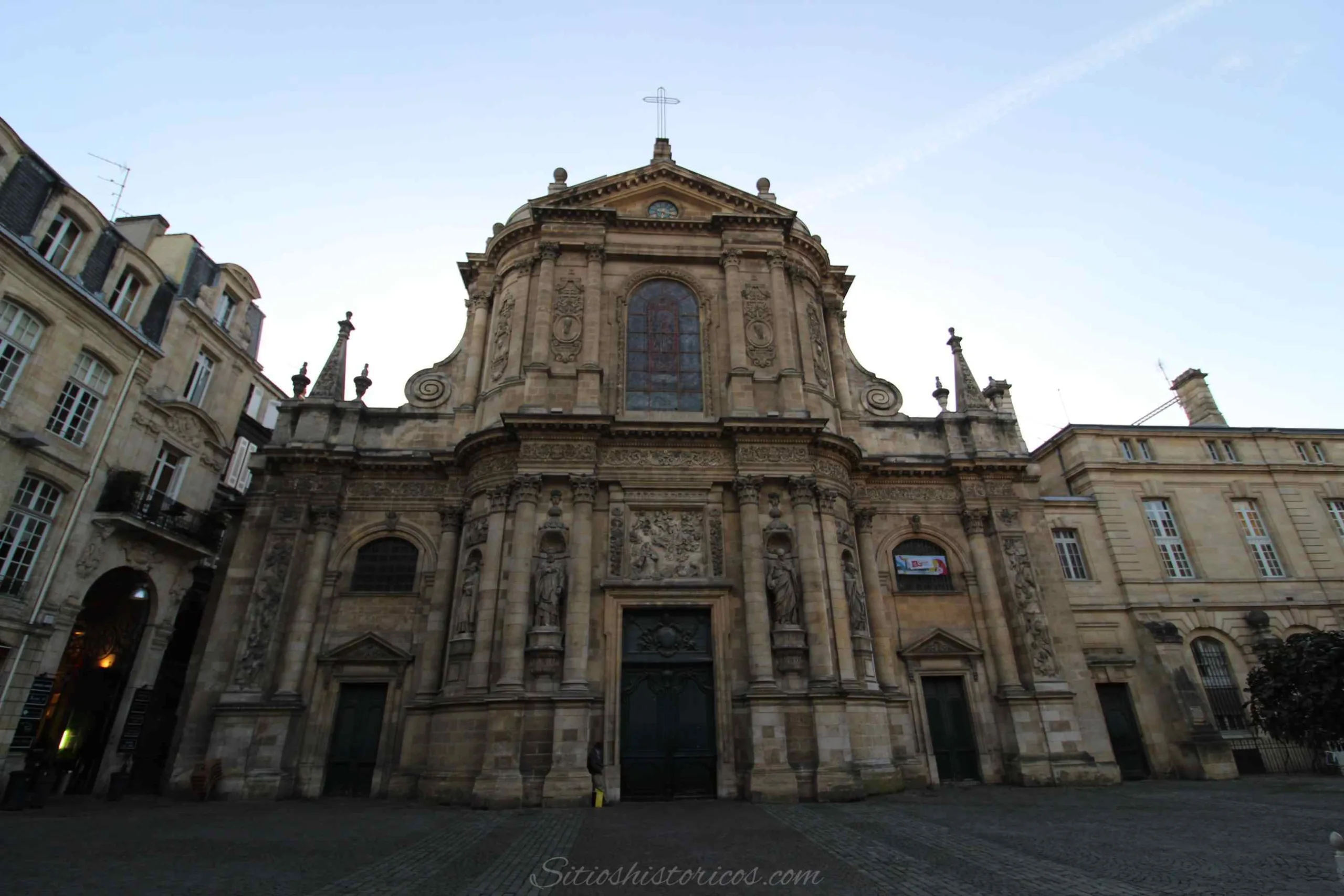Eglise-Notre-Dame-du-Chapelet de Burdeos