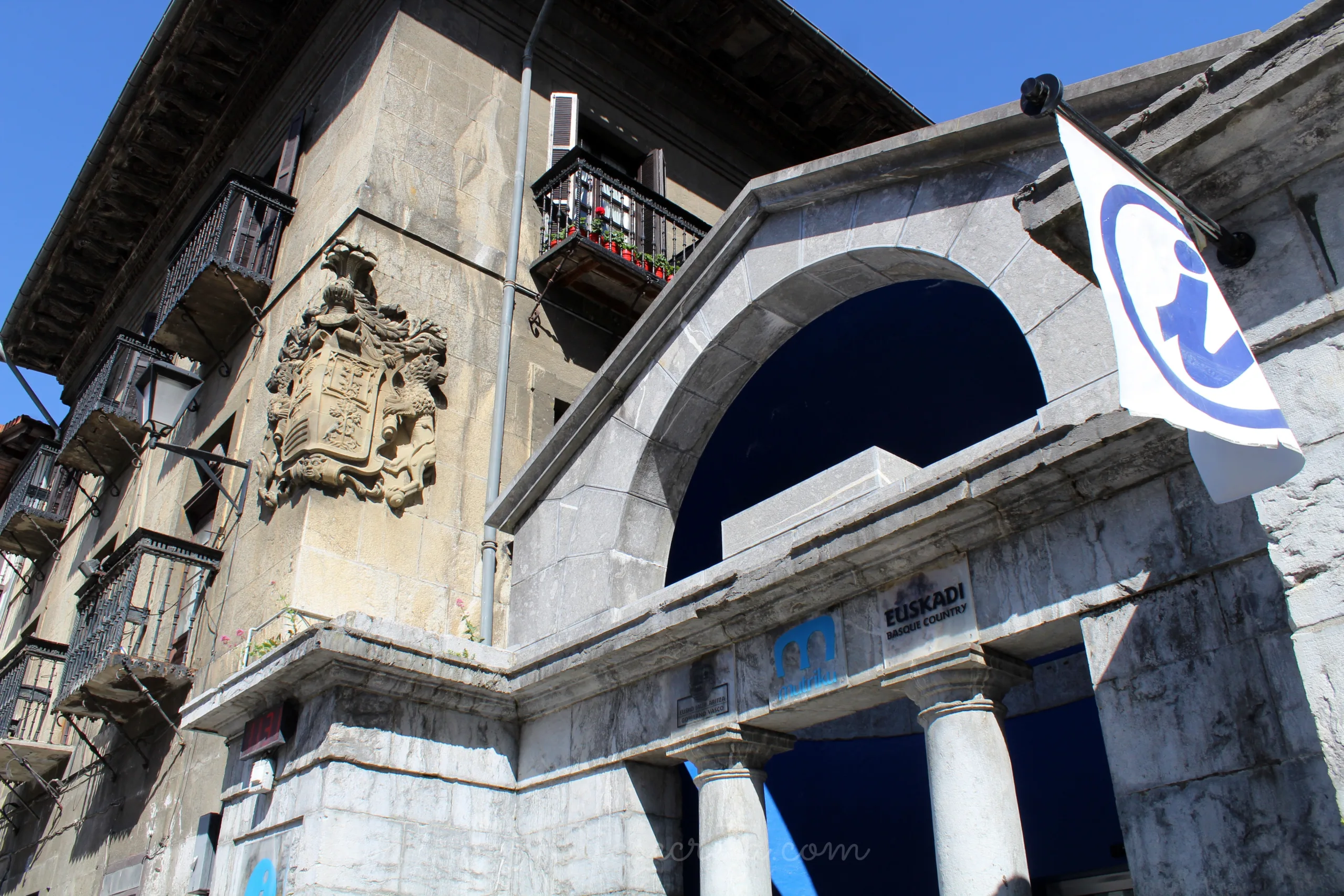 Plaza Churruca de Motrico.