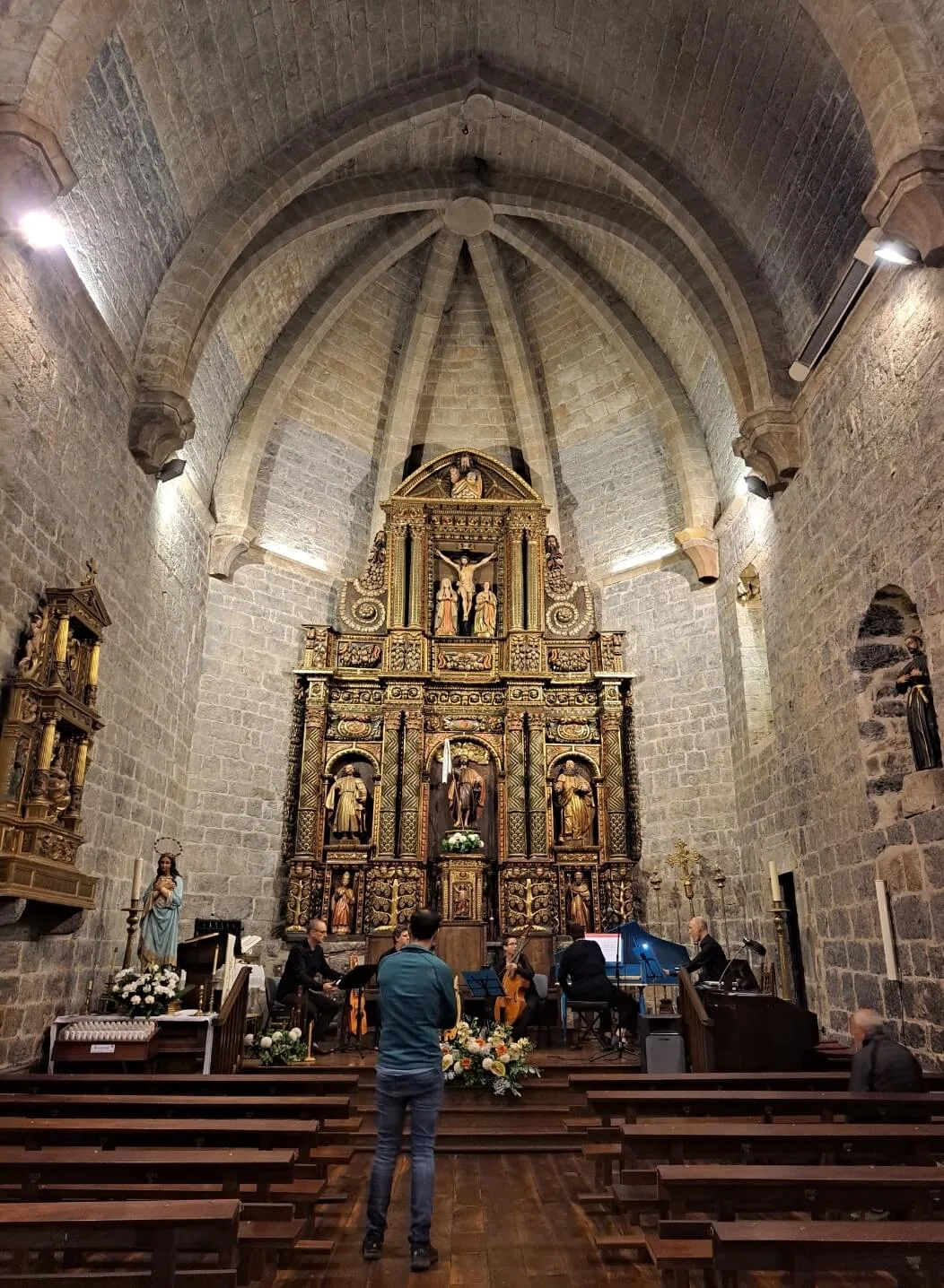 Interior de la iglesia de San Juan Bautista de Lekunberri.