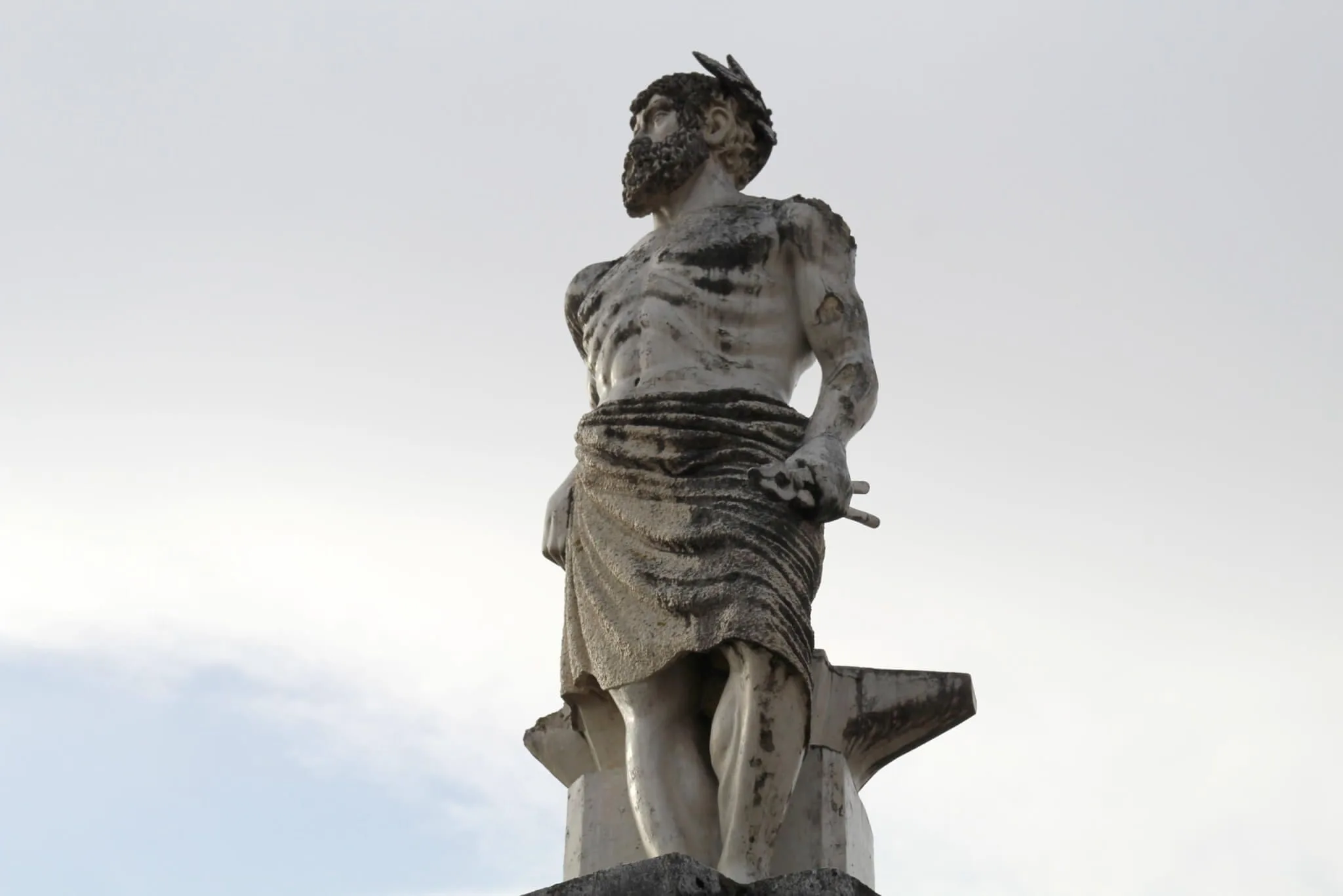 Estatua de Vulcano en Otxandio