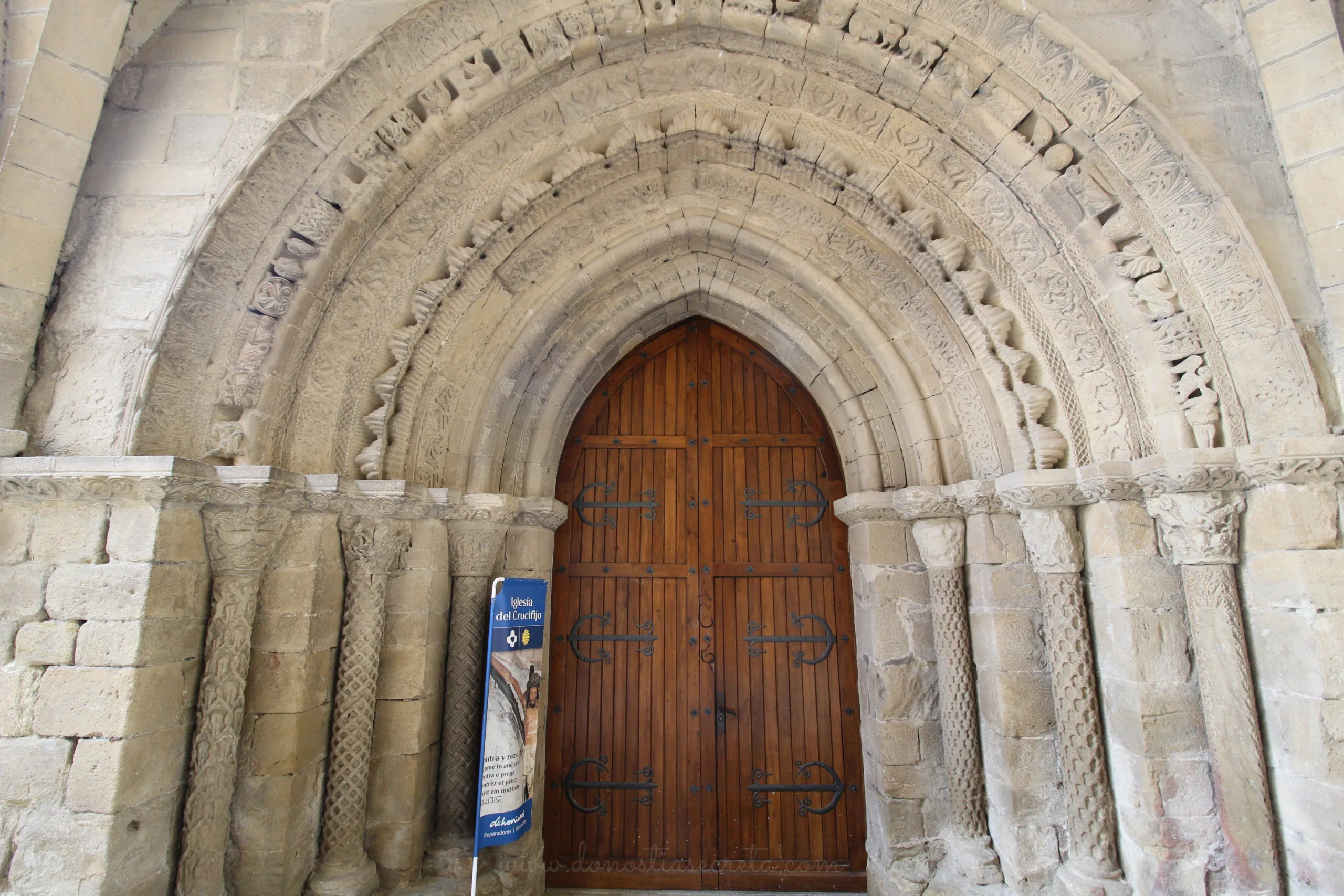 Descripción de la iglesia del Crucifico de Navarra