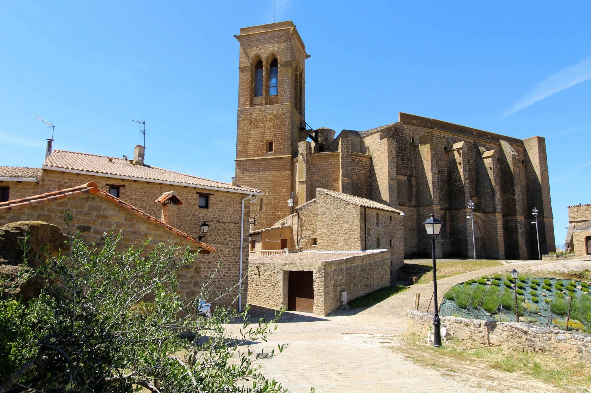 Iglesia de San Saturnino Artajona