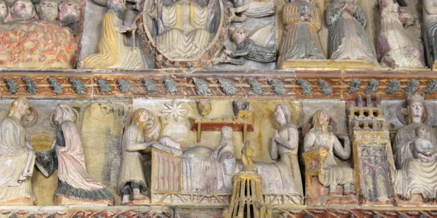Visitar la iglesia de Santa María la Real de Deva