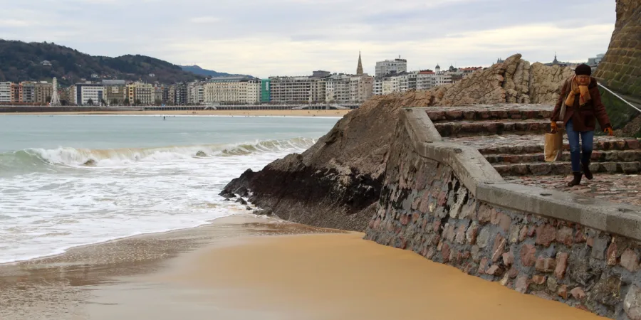 El Pico del Loro en la playa de Ondarreta