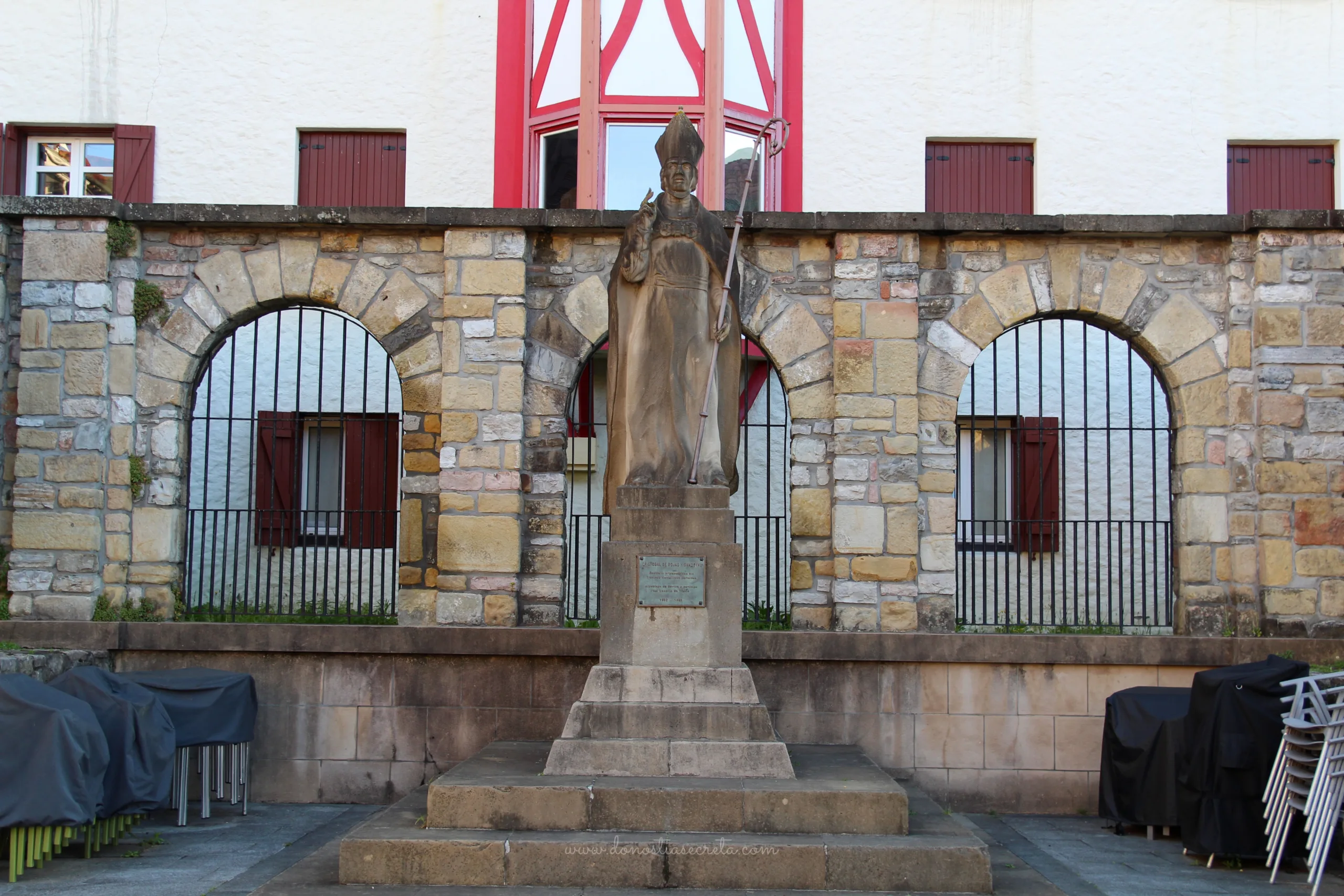 Plaza del Obispo Hondarribia