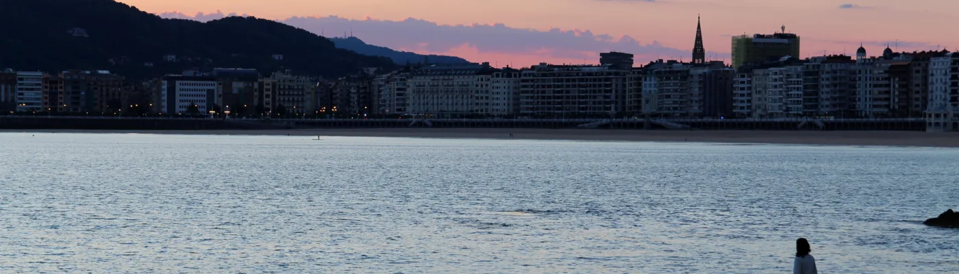 Amanecer playa de de Ondarreta.