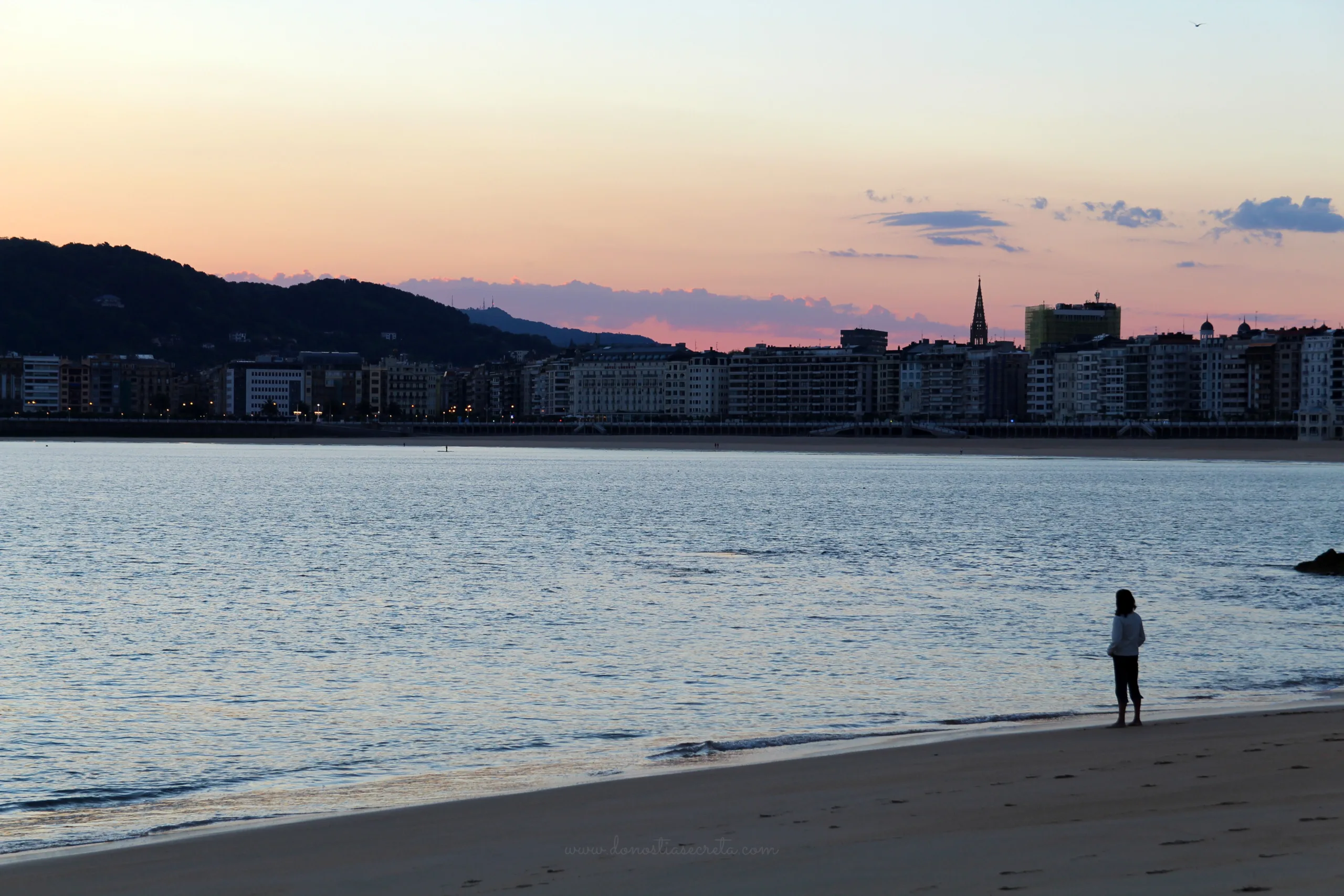 Amanecer playa de de Ondarreta.